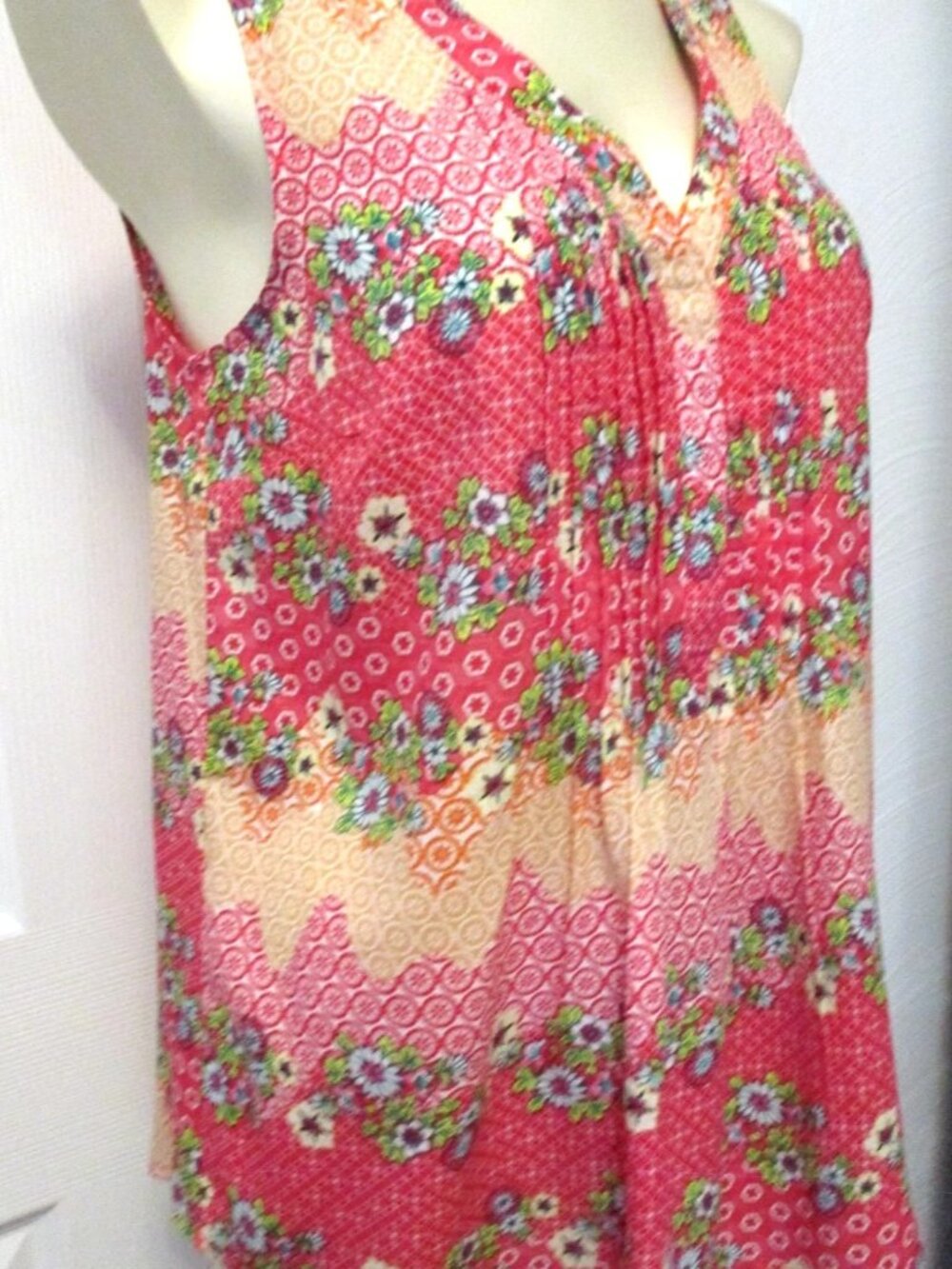 Daniel Rainn Top Blouse Front Pintuck Pleats Sleeveless Floral Print Size S